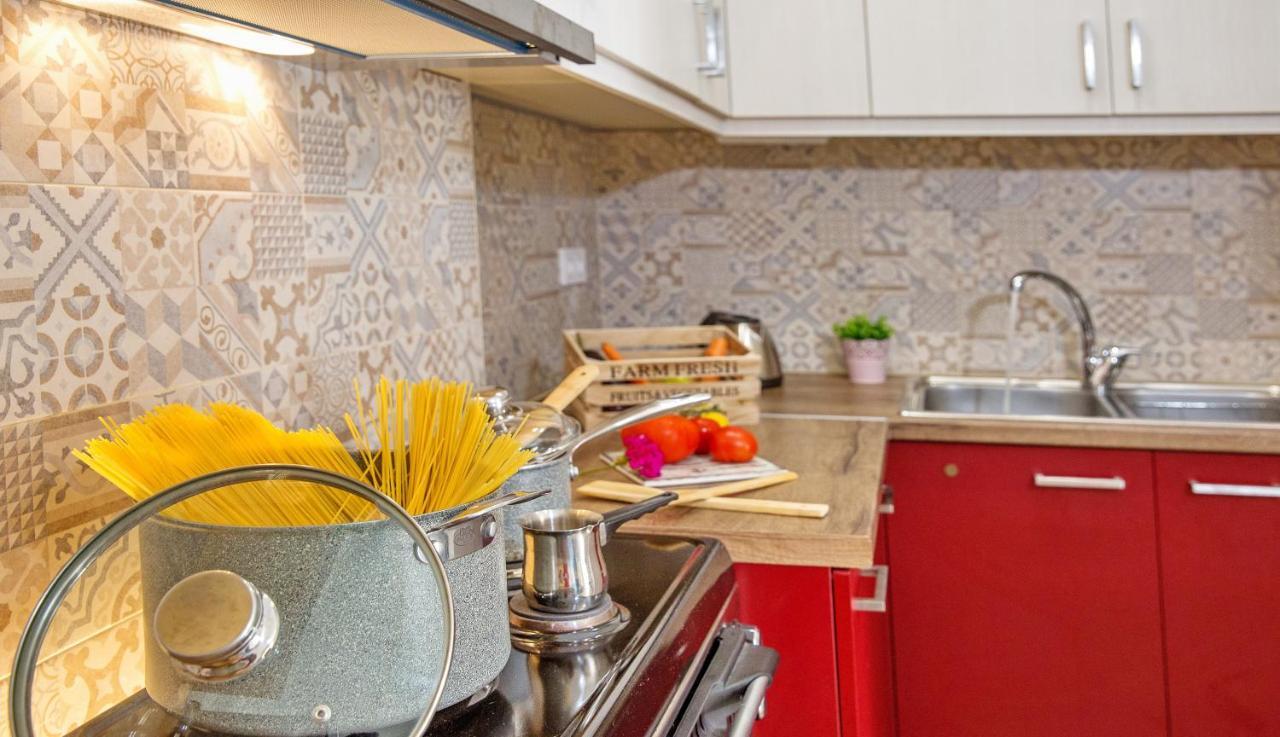 Myrsini's Cozy Apartment Néa Péramos Zewnętrze zdjęcie